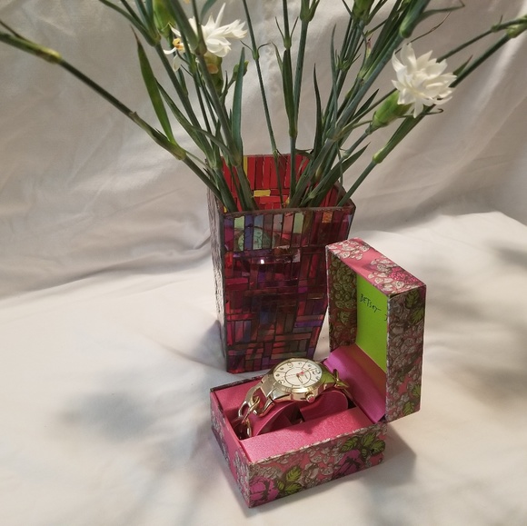 Betsy Johnson Link Bracelet Watch - Picture 3 of 6